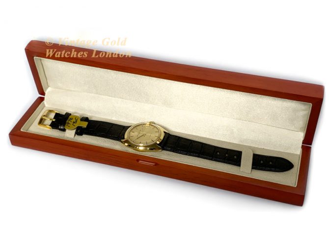 Vacheron & Constantin ‘Date’ Automatic 18ct Tonneau 1976 (13)