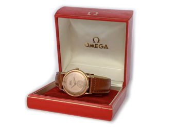 Omega Bumper Automatic Chronometer 18ct Pink Gold 1951 - hover