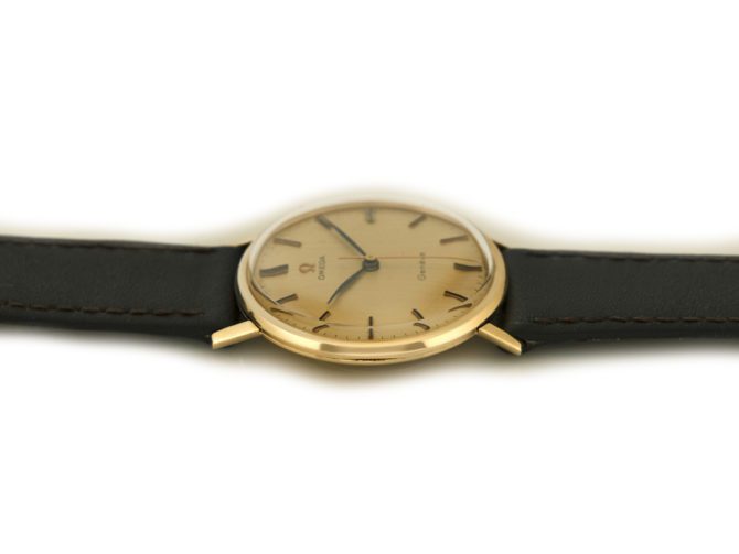 Omega Genève Cal.601 9ct 1970 (7)
