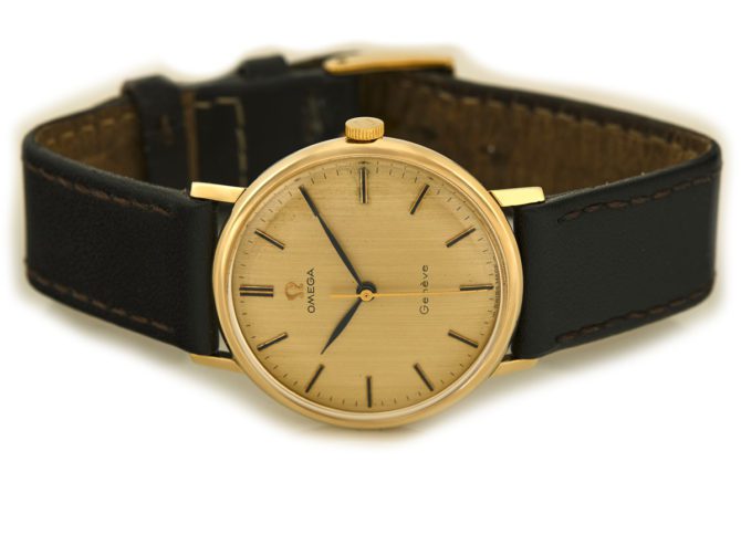 Omega Genève Cal.601 9ct 1970 (8)
