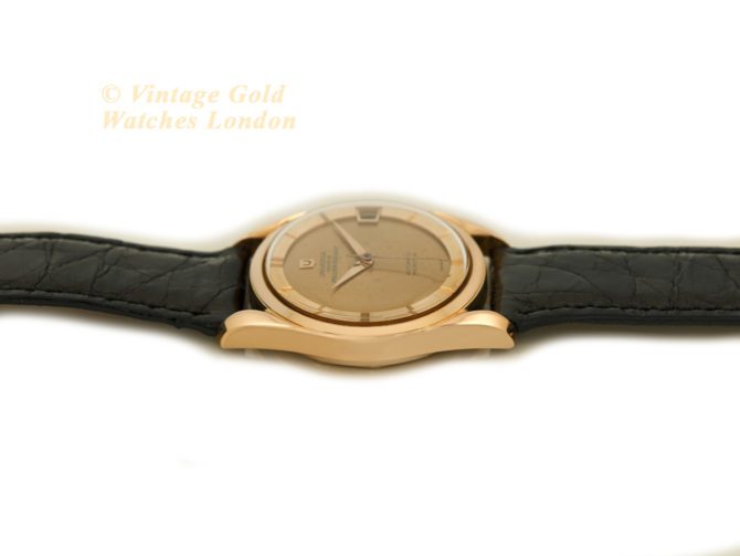 Universal Geneve Cal.215-1 18ct Pink Gold 1961 (34)