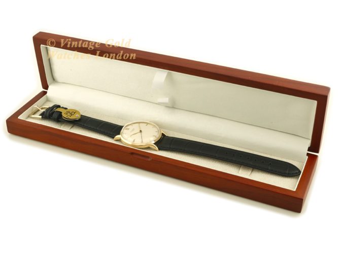 Universal Geneve Cal.263 18ct 1945 (40)