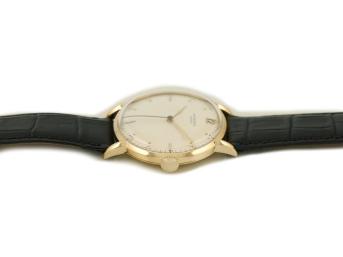Universal Geneve Cal.263 18ct 1945 (4)