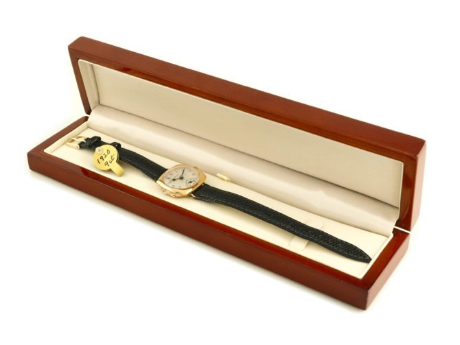 Ladies Rolex Cal.10½ 9ct 1920 (16)
