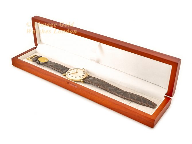 Zenith Automatic Date Cal.2572 18ct 1975 (12)