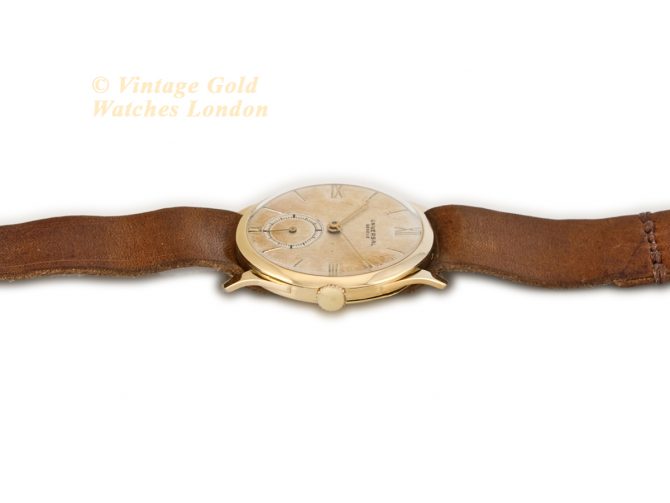 Universal Geneve Model Ref.5334 18ct 1936 (9)