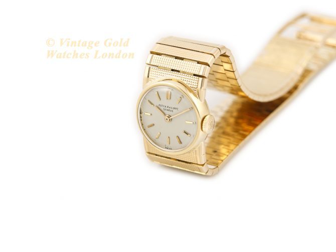 Ladies Patek Philippe Model Ref.1111 18ct c1946 (6)