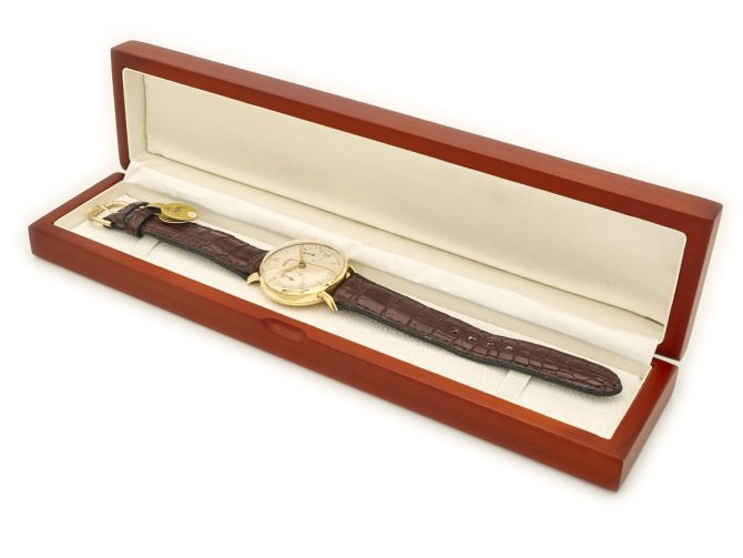 Angelus Chronograph Cal.215 18ct c1947 (13)
