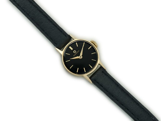 Ladies Omega Black Dial 9ct 1961 (8)