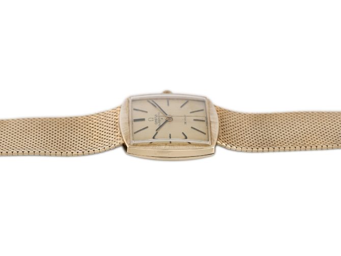 Omega De Ville Automatic Cal.711 9ct 1969 (10)