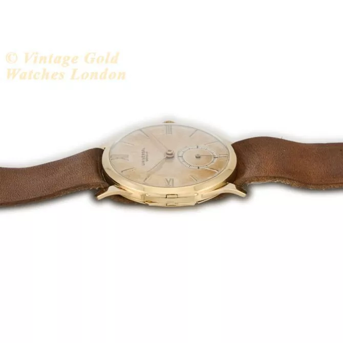 Universal Geneve Model Ref.5334 18ct 1936 (10) (navigation)