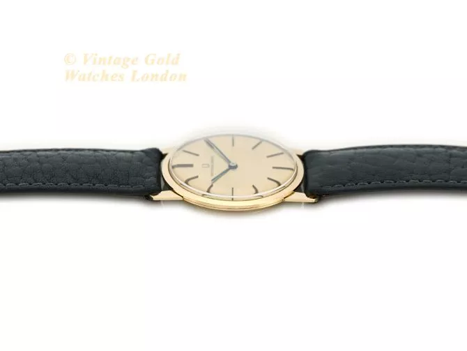 Universal Geneve Cal.42 18ct c1972 (10)