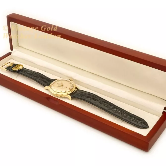 Omega Constellation Bumper Auto Deluxe Ref.2652SC 18ct 1952 1st Release (13) (navigation)